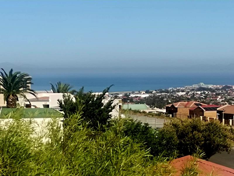 2 Bedroom Property for Sale in Gordons Bay Western Cape